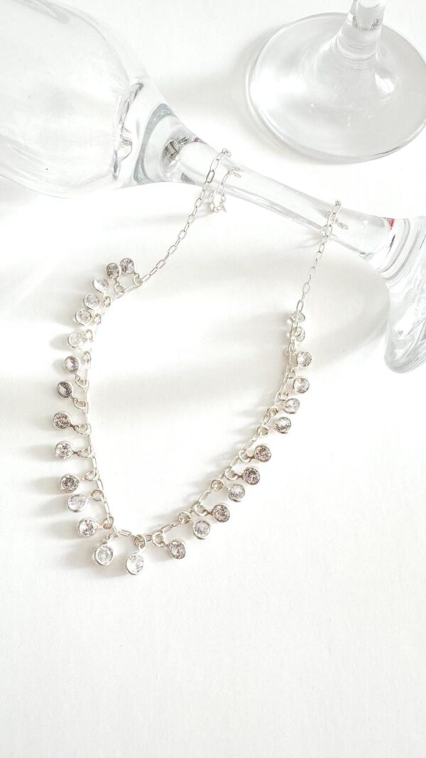 Choker em Prata com Pedras de Zircônia Redonda Pendurada - Image 2