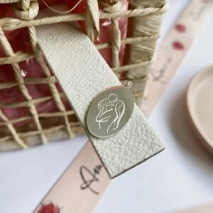Pingente de Prata 925 Medalha Oval “Mãe e Filho”